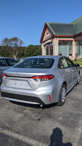 Toyota Dealer «New Country Toyota of Saratoga Springs», reviews and photos, 3002 NY-50, Saratoga Springs, NY 12866, USA