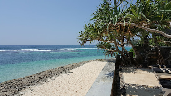 Heenwella beach