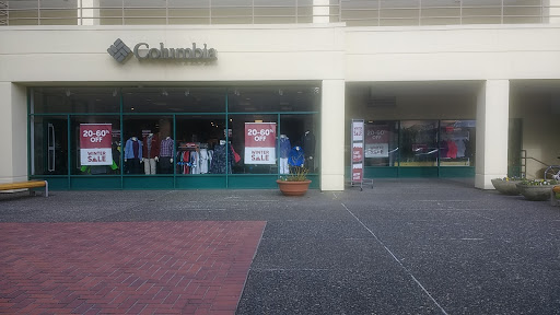 Sportswear Store «Columbia Sportswear Outlet», reviews and photos, 3 Monroe Pkwy, Lake Oswego, OR 97035, USA