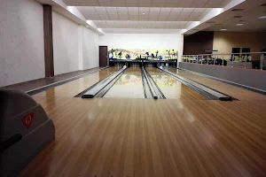 bowling Pravets image