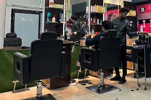 The Barber's Unisex Salon image