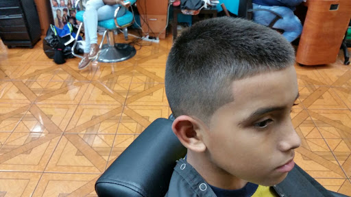 Hair Salon «Cut It Out!! Salon/Barbershop», reviews and photos, 1305 NW 40th Ave, Lauderhill, FL 33313, USA