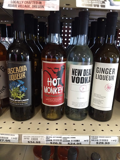 Liquor Store «Santiam Liquor Store», reviews and photos, 2530 Pacific Blvd SE, Albany, OR 97322, USA