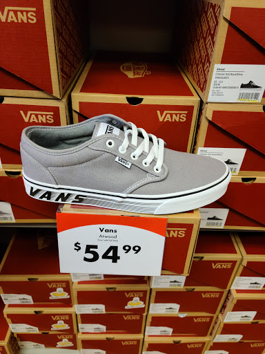 Shoe Store «Shoe Carnival», reviews and photos, 11772 W 95th St, Overland Park, KS 66214, USA