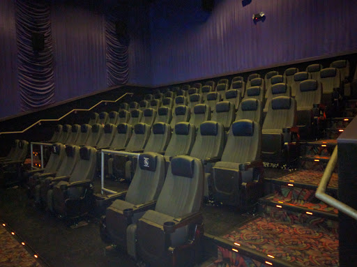 Movie Theater «Regal Cinemas Waterford Lakes 20 IMAX», reviews and photos, 541 N Alafaya Trail, Orlando, FL 32828, USA