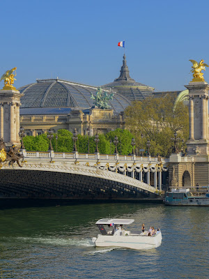 Boat in Paris à Suresnes