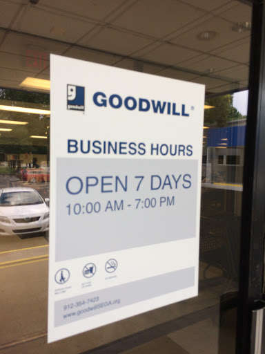 Outlet Store «Goodwill Outlet», reviews and photos