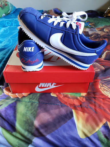 Sporting Goods Store «Nike Factory Store», reviews and photos, 1500 SE East Devils Lake Rd #105, Lincoln City, OR 97367, USA