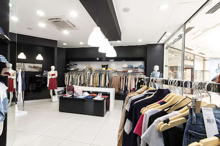 Zeus Store Centro Commerciale Buonvento, S.S. 7 Appia km 258+750, 82100 San Vito, Benevento BN, Italia
