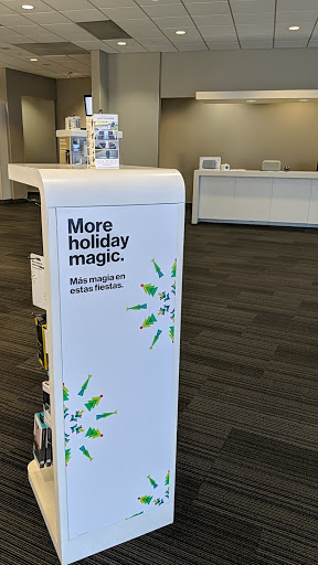 Cell Phone Store «Verizon», reviews and photos, 1700 Fruitville Pike, Lancaster, PA 17601, USA