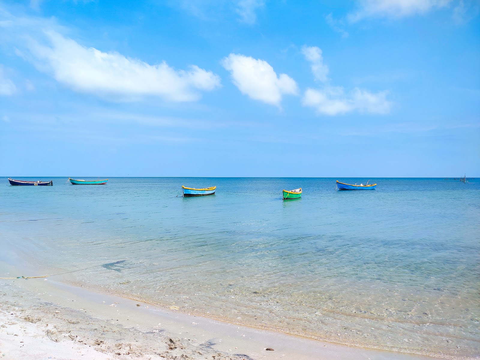 Photo de Ocean Paradise Beach avec un rivage spacieux