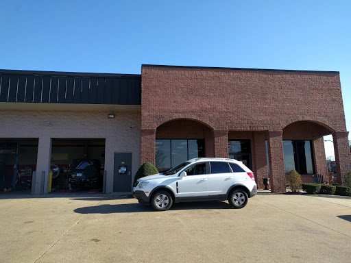 Auto Repair Shop «Gateway Tire & Service Center», reviews and photos, 1021 W McEwen Dr, Franklin, TN 37067, USA