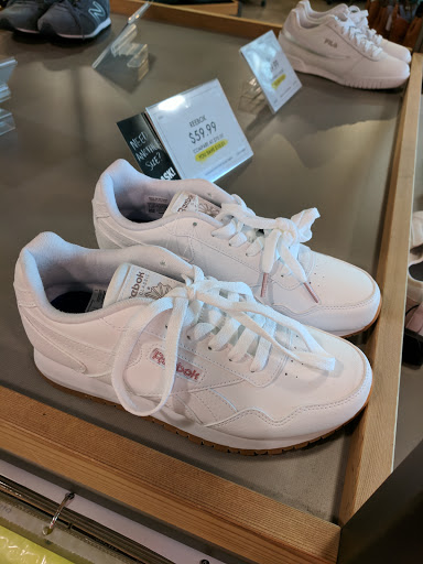 Shoe Store «DSW Designer Shoe Warehouse», reviews and photos, 12997 Fair Lakes Shopping Center, Fairfax, VA 22033, USA