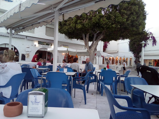 Información y opiniones sobre La Plaza de Agua Amarga