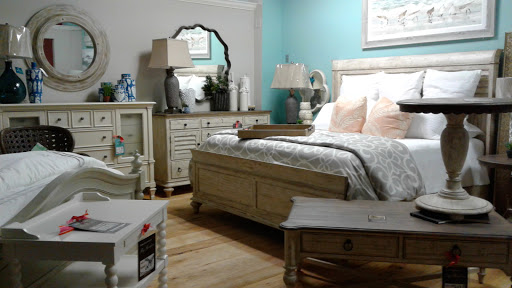 Furniture Store «Fine Furniture by Gordons», reviews and photos, 18101 S Tamiami Trail, Fort Myers, FL 33908, USA