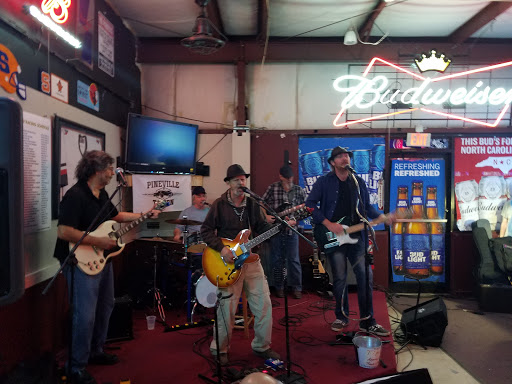 Restaurant «Pineville Tavern», reviews and photos, 314 N Polk St, Pineville, NC 28134, USA