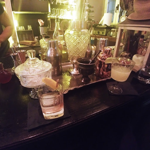 Strainer Cocktail Bar