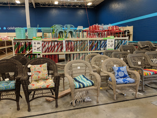 Home Goods Store «At Home», reviews and photos, 5901 Mercury Dr, Dearborn, MI 48126, USA