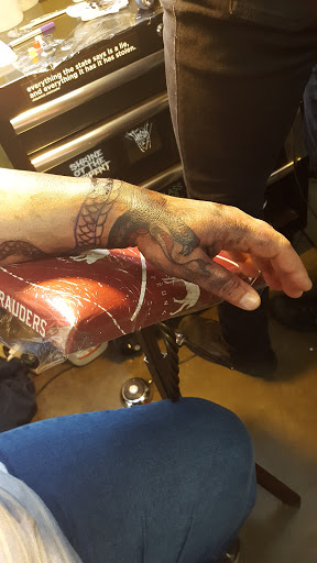 Tattoo Shop «All American Tattoo», reviews and photos, 1742 Center St NE #1748, Salem, OR 97301, USA