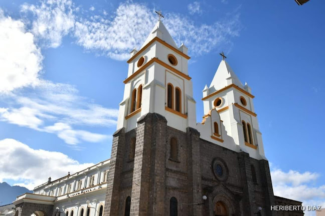Opiniones de Iglesia Catedral De Guaranda en Guaranda - Arquitecto
