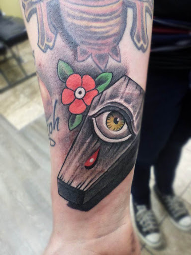 Tattoo Shop «Black Star Tattoo», reviews and photos, 533 Broad Ave, Belle Vernon, PA 15012, USA