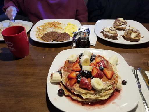 Family Restaurant «Colonial Cafe - St Charles East», reviews and photos, 1625 E Main St, St Charles, IL 60174, USA