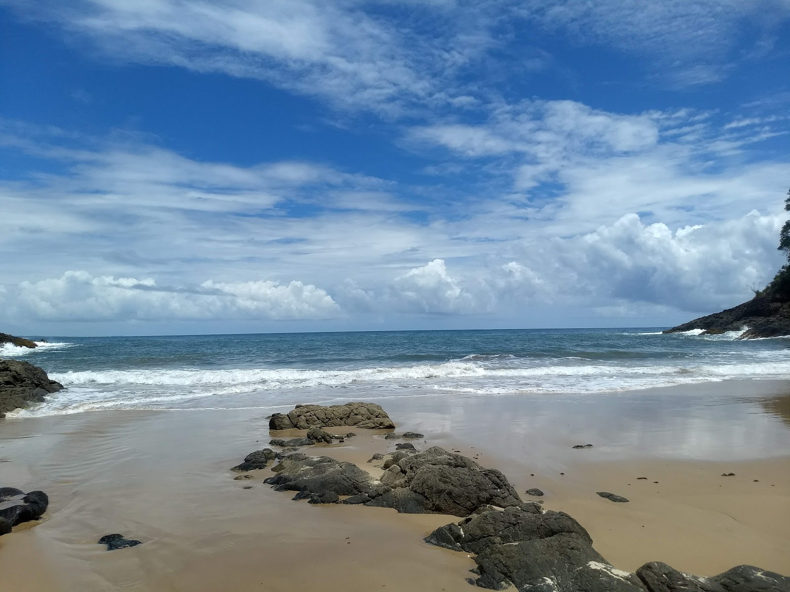 Photo de Praia do Siriaco avec l'eau cristalline de surface