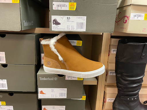 Shopping Mall «The Lakes Mall», reviews and photos, 5600 Harvey St, Muskegon, MI 49444, USA