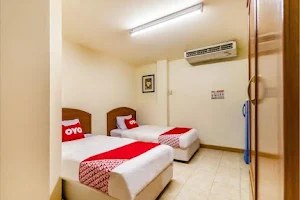 OYO 583 Sweethome Guest House image