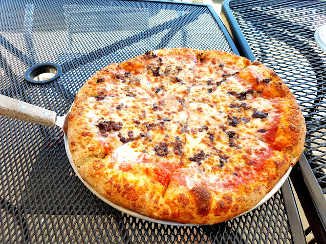 #3 best pizza place in San Luis Obispo - Nucci's On Broad