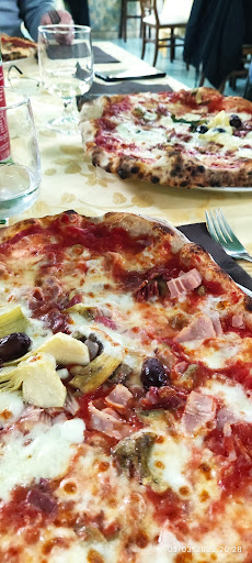 Pizzeria Exclusive pizza e cucina ARMANDO IAIUNESE in Casal di Principe, Provincia di Caserta