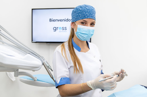 Clínica Dental Gross - Implantes y Dentistas en Málaga