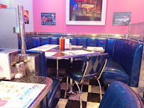 Atmosphère du Restaurant américain Memphis - Restaurant Diner à Saint-Marcel-lès-Valence - n°5