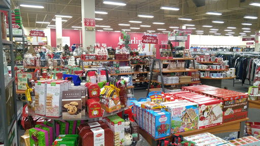 Shopping Mall «Oakdale Mall», reviews and photos, Harry L Dr #601-635, Johnson City, NY 13790, USA