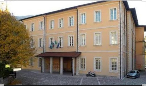 Liceo Moretti: scientifico, scienze umane Via Don Zanetti, 5, 25063 Gardone Val Trompia BS, Italia
