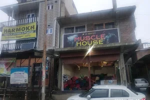 MUSCLE HOUSE image