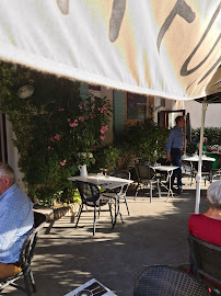 Atmosphère du Restaurant Caviste La Fontaine à Villars - n°8