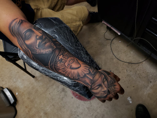Tattoo Shop «Aztec Ink», reviews and photos, 8920 North Fwy, Houston, TX 77037, USA