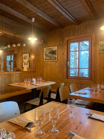 Atmosphère du Restaurant français Restaurant La Crèmerie du Glacier à Chamonix-Mont-Blanc - n°2