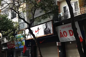 Nike shop hanoi image