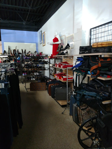 Thrift Store «Freedom Treasures Resale Store», reviews and photos, 7570 Cooley Lake Rd, Waterford Twp, MI 48327, USA