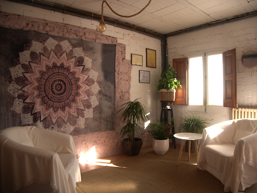 Sílvia Salvat Psicoterapia Gestalt en Maià de Montcal, Girona