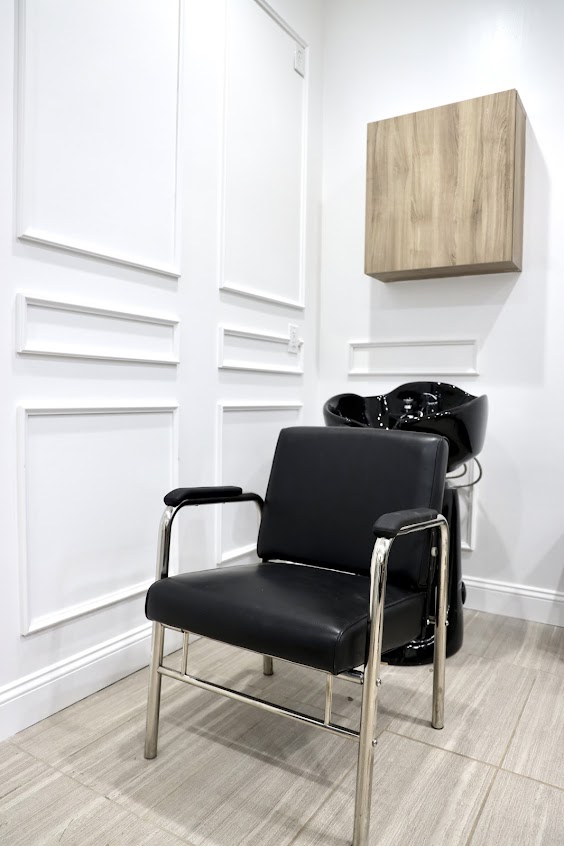 Salon Studio For Rent