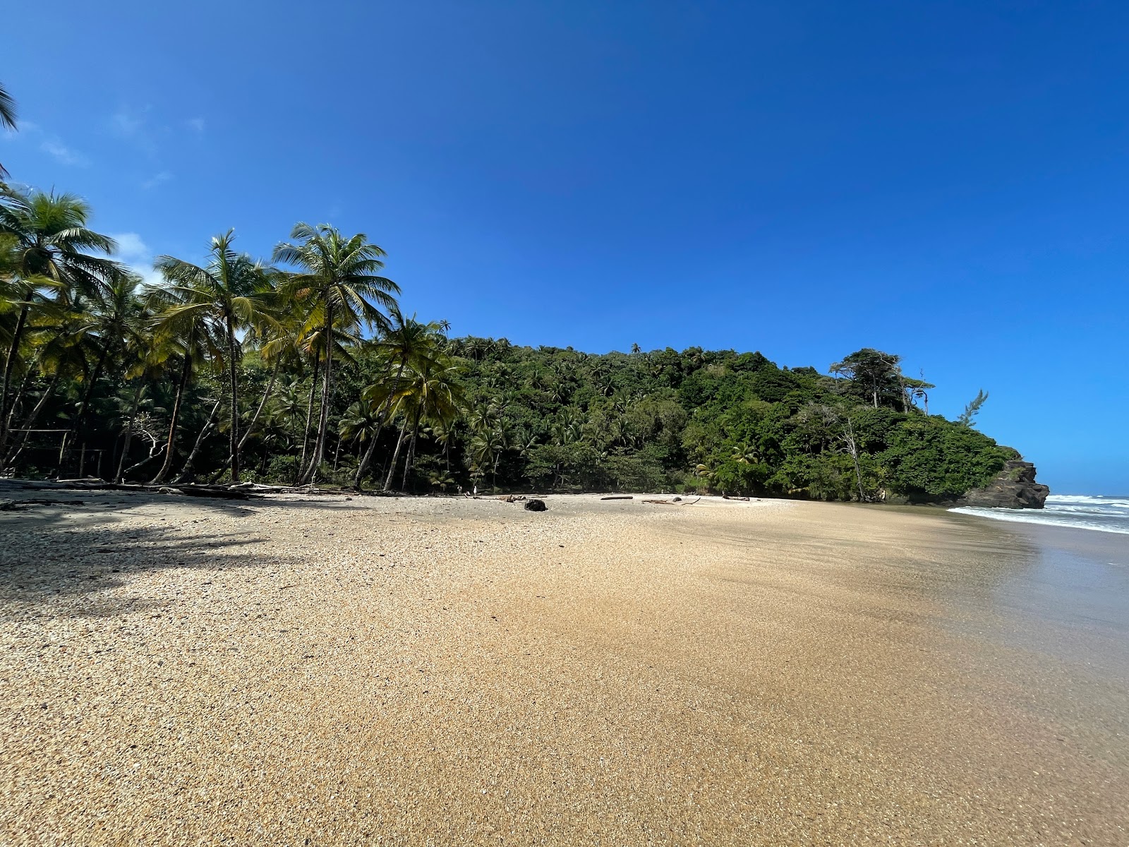 Zdjęcie Yara beach z powierzchnią lekki drobny kamyk