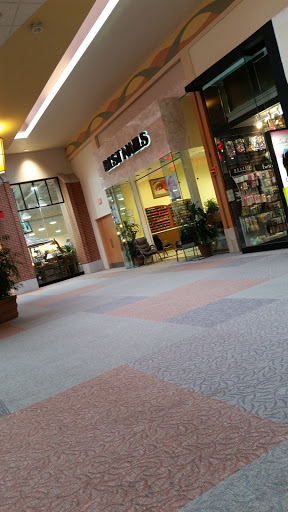 Shopping Mall «East Towne Mall», reviews and photos, 89 E Towne Mall, Madison, WI 53704, USA
