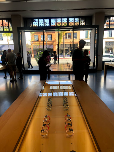 Computer Store «Apple Pasadena», reviews and photos, 54 W Colorado Blvd, Pasadena, CA 91105, USA