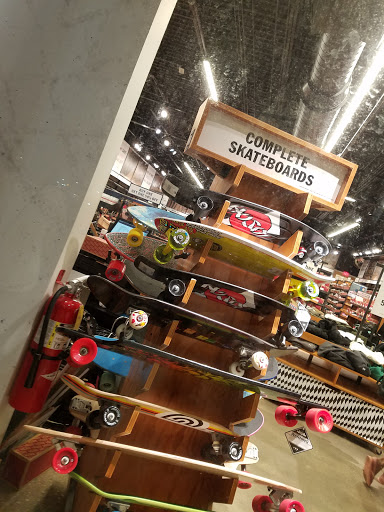 Shopping Mall «Silver Sands Premium Outlets», reviews and photos, 10562 Emerald Coast Pkwy W, Miramar Beach, FL 32550, USA