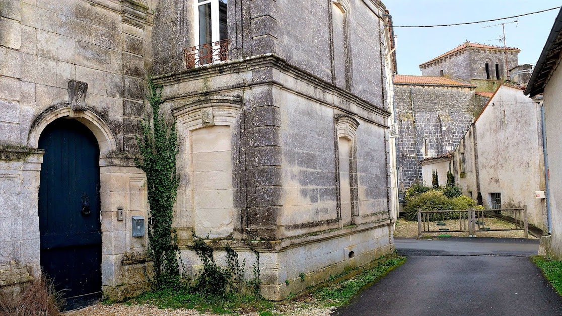 Aire Camping-Car Park à Val des Vignes (Charente 16)