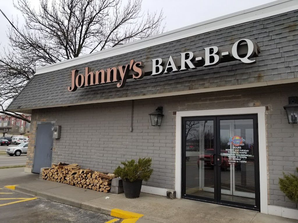 Johnny's BBQ 66202