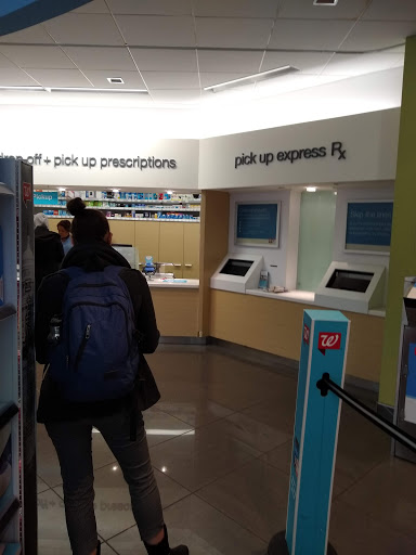 Convenience Store «Walgreens», reviews and photos, 801 7th St NW, Washington, DC 20001, USA